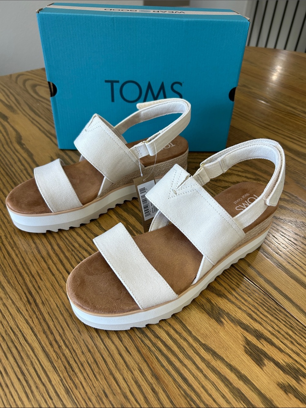 TOMS Carmen Wedge Natural Canvas Platform Sandals, size 10, NIB